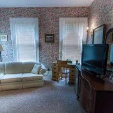 Carriage House Inn