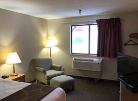 Super 8 Salmon Arm