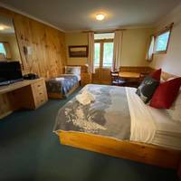 Candlelight Lodge