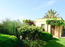 Ada Bacchus Hotel