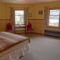 Num-Ti-Jah Lodge