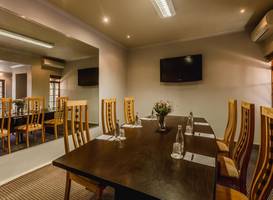 Singa Town Lodge