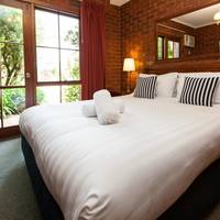 Armour Motor Inn
