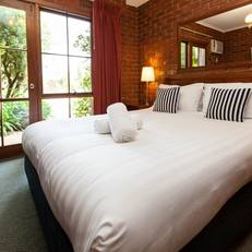 Armour Motor Inn