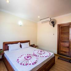 Seng Hout Hotel