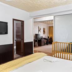 Hotel Charter