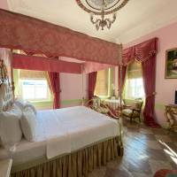 Lola 38 Hotel