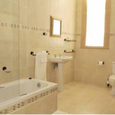 Caxton Manor B&B