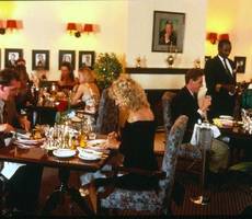 Ресторан в отеле Mount Kenya Safari Club