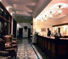 Холл отеля Mount Kenya Safari Club