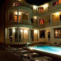 Uyutnyi Dom Hotel
