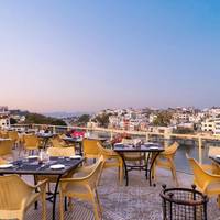 Hotel Sarovar