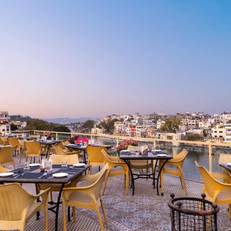 Hotel Sarovar
