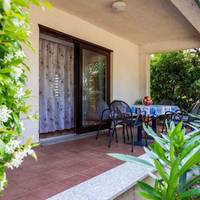 Two-Bedroom Apartment Malinska near Sea