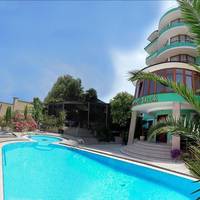 Green Deck Boutique Hotel