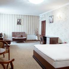 Deluxe Hotel