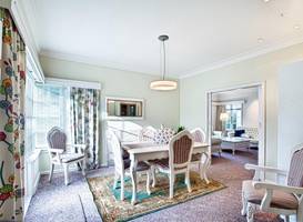 200 Riccarton Holiday House