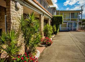 Tropicana Motel