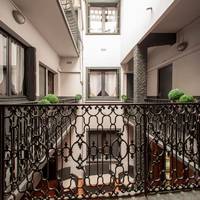 Arnaud Bernard Hotel