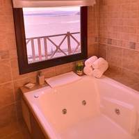 Xelena Deluxe Suites
