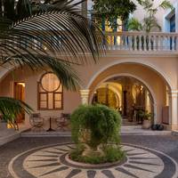 Casa Delfino Suites & Spa