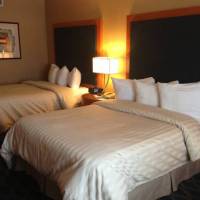 Executive Airport Plaza Hotel & Conference Centre
