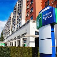 Holiday Inn Express Vancouver Airport