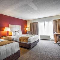 Comfort Suites Michigan Avenue (320 North Michigan Avenue)