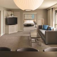Hilton Suites Chicago/Magnificent Mile
