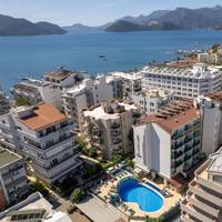 Aurasia Deluxe Hotel