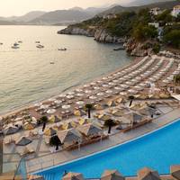 Maestral Resort & Casino