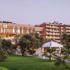 Maestral Resort & Casino