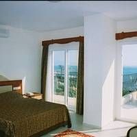 Select White Hotel