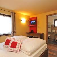 Apr Lodge (Червиния) -