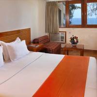 Sinclairs Bay View Hotel