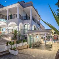 Denise Beach Hotel Apartments