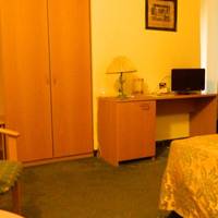 Ascot Lodging