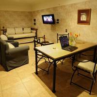 Reina Victoria Suites & Towers