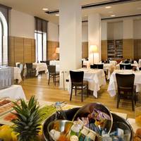 NH Santo Stefano Hotel
