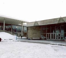 Вход в отель