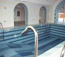 Крытый бассейн