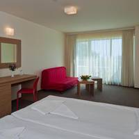 Jeravi Hotel