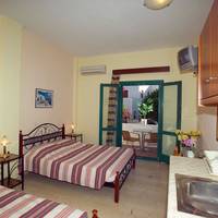 Mary Studios & Apartments