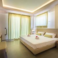 Zoi Luxury Apartments & Studios