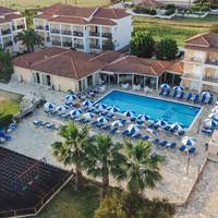 Village Inn Studios & Family Apartments