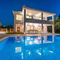 Frido Luxury Villa