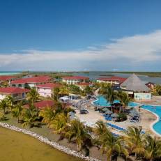 Memories Caribe Beach Resort