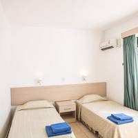 Pavlinia Hotel & Apartments