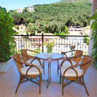 Nikas Villa Orange Apartments