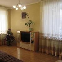 Apartment Kvartirniy Vopros on Suvorova 10